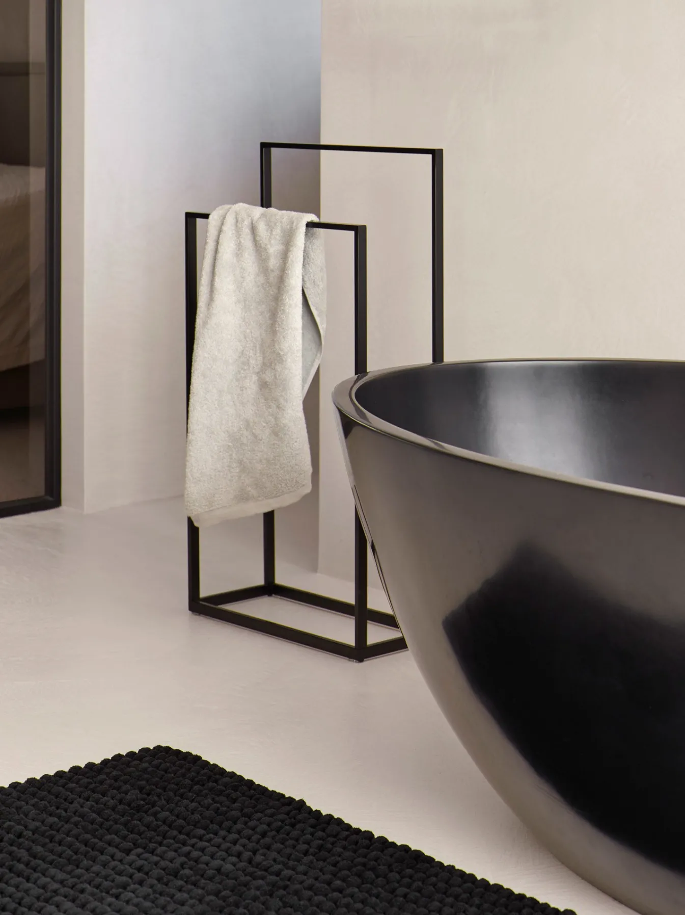 Outlet Bath & Living Aquanova Bath mat AXEL color Black (AXEBM-09) Black-09