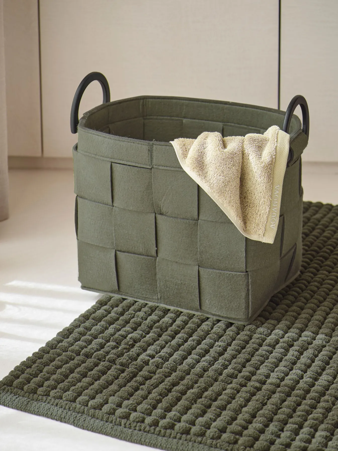 Store Bath & Living Aquanova Bath mat AXEL color (AXEBM-302) Taiga-302