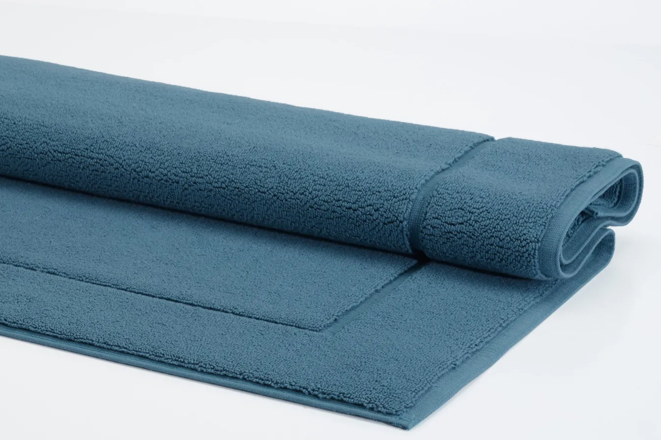 Hot Bath & Living Aquanova Bath mat LONDON color Ocean-739
