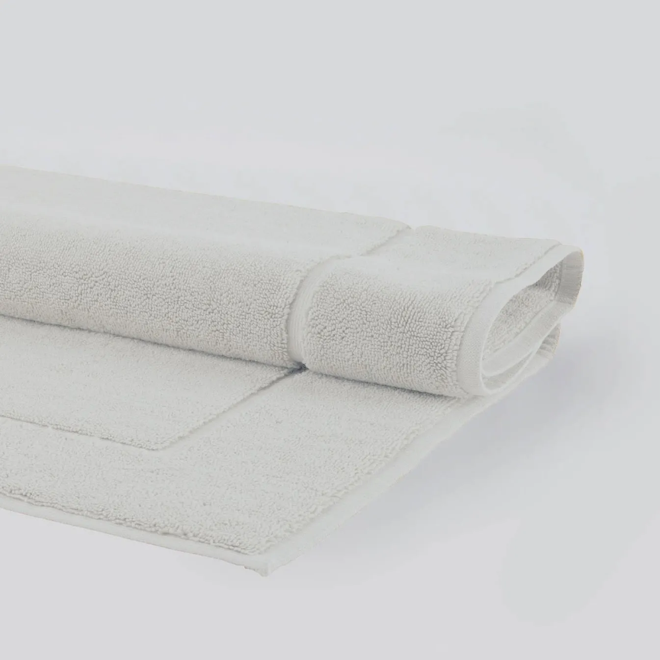 Fashion Bath & Living Aquanova Bath mat LONDON color Salt-103