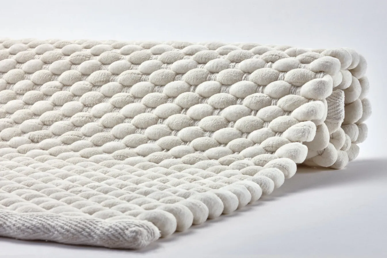 Discount Bath & Living Aquanova Bath mat MAKS color Ivory-10