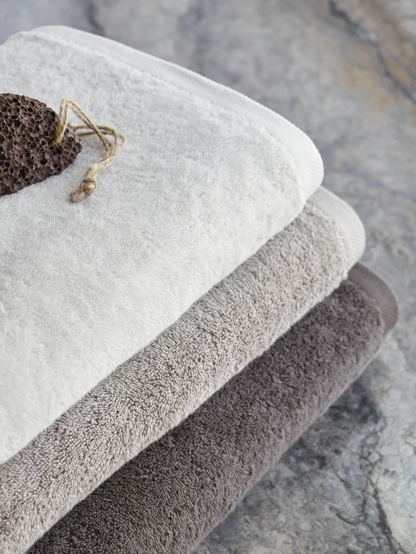 Outlet Bath & Living Aquanova Bath textiles LONDON color Ash-109