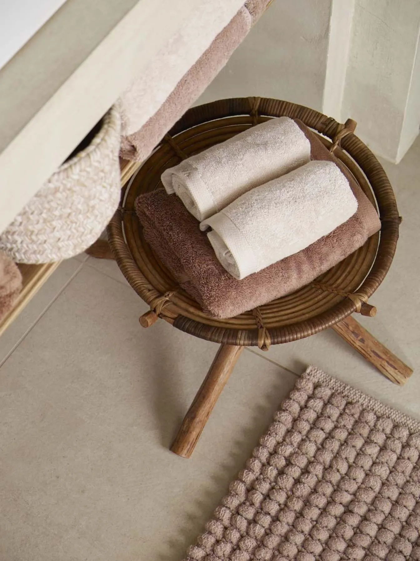 Store Bath & Living Aquanova Bath textiles LONDON color Birch-806