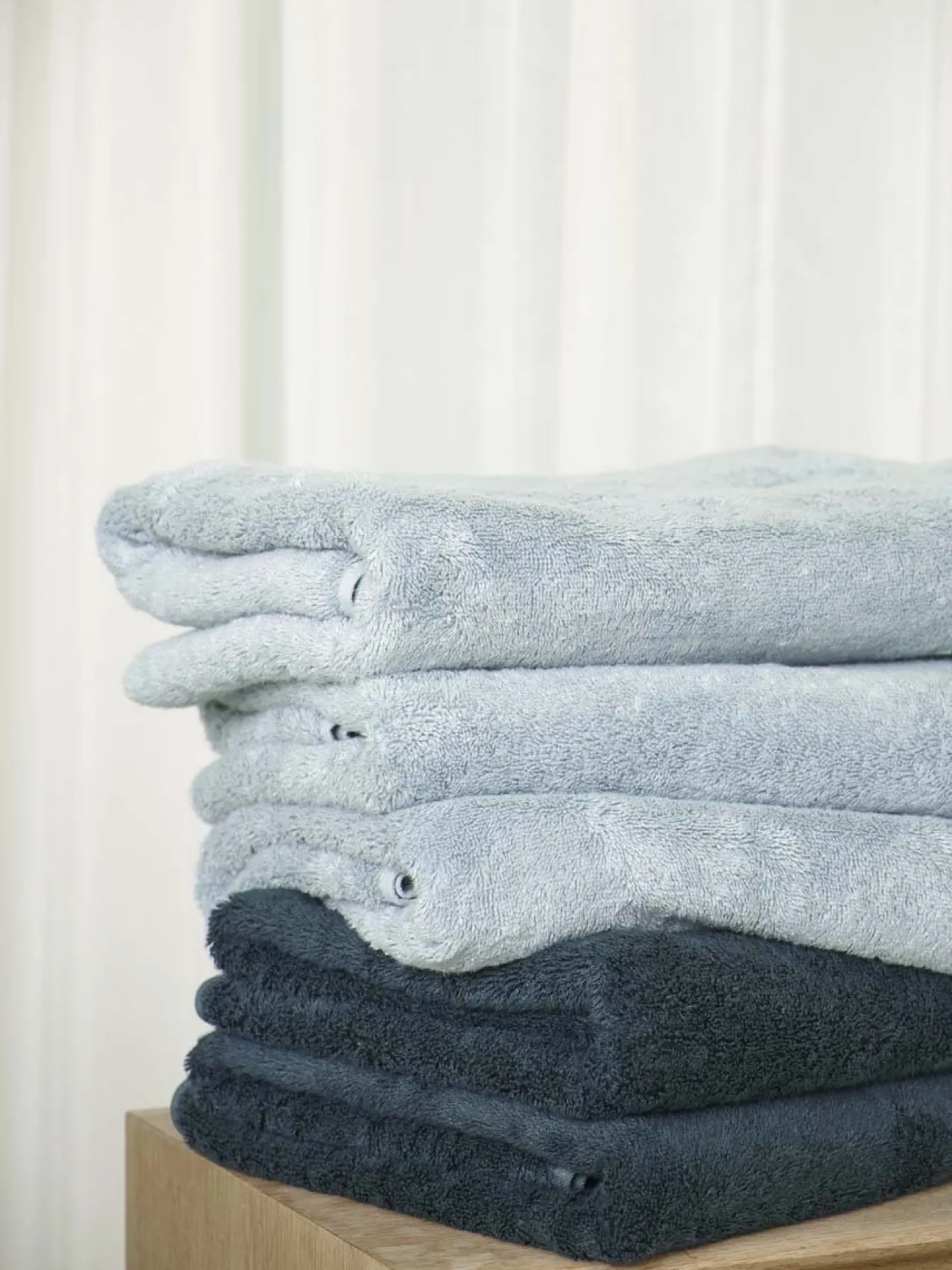New Bath & Living Aquanova Bath textiles LONDON color Ice-916