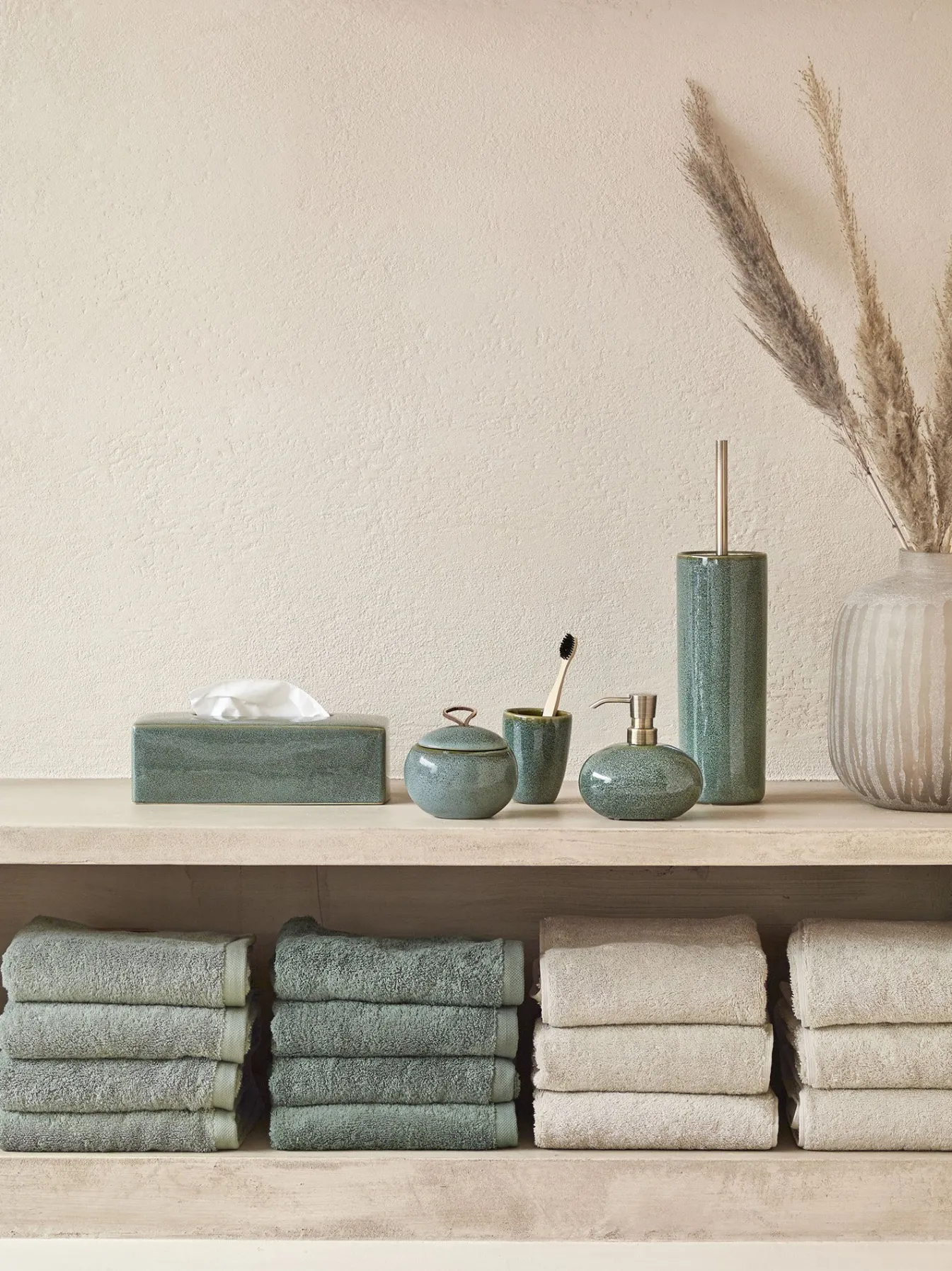 New Bath & Living Aquanova Bath textiles LONDON color Linen-16