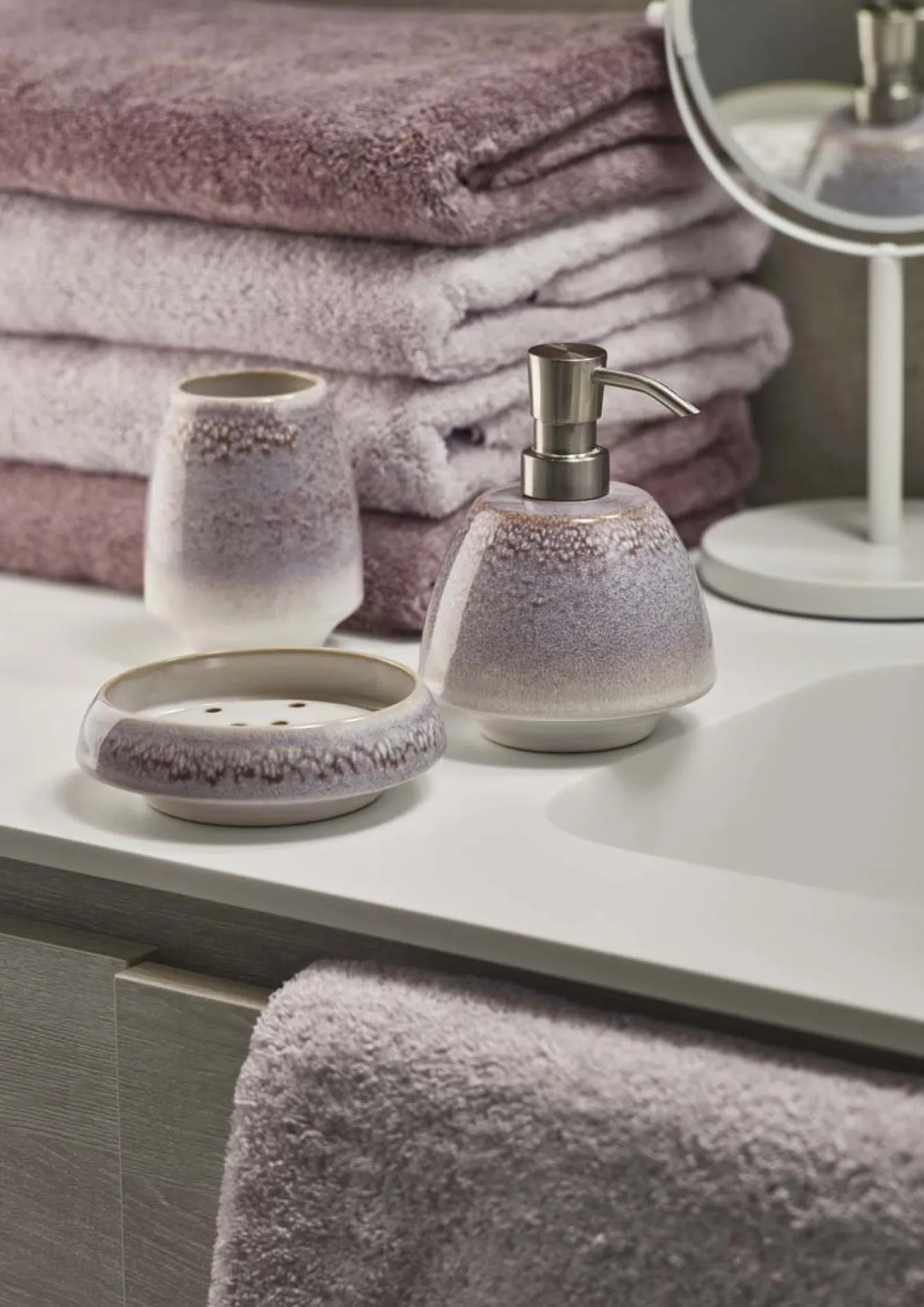 Best Bath & Living Aquanova Bath textiles LONDON color Malva-883