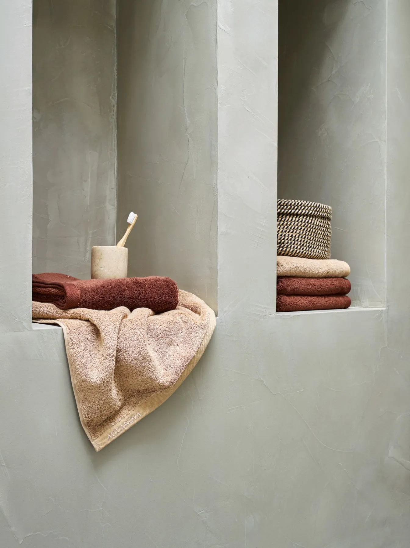 Online Bath & Living Aquanova Bath textiles LONDON color Umber-284