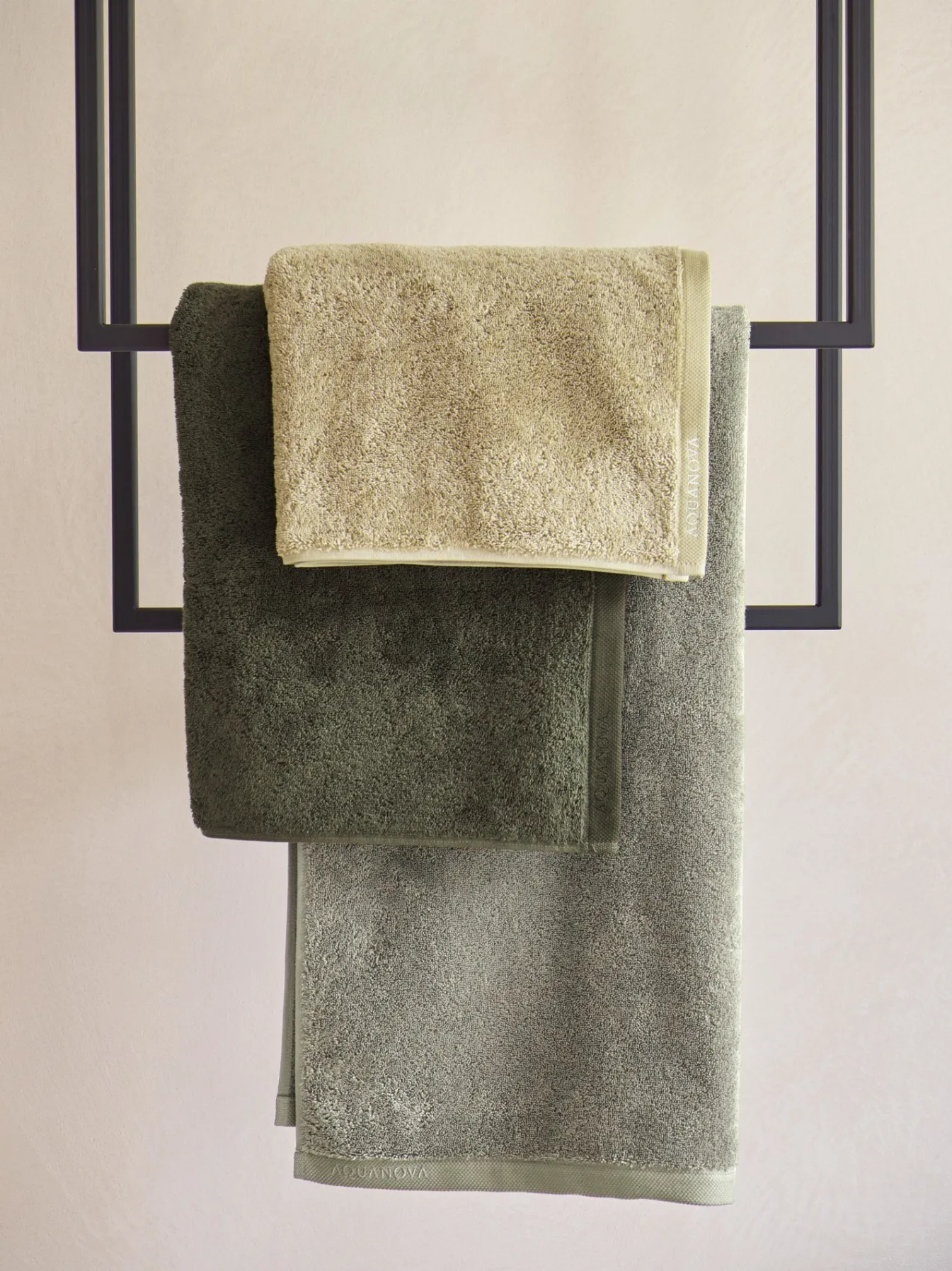 Best Bath & Living Aquanova Bath towel 70x130 cm LONDON color (set/3) Taiga-302