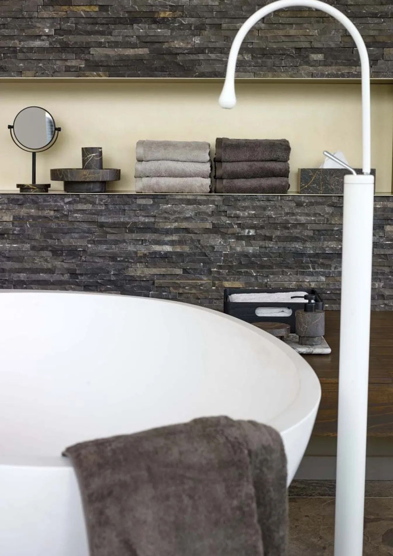 Clearance Bath & Living Aquanova Bath towel 70x130 cm LONDON color (set/3) Truffle-106