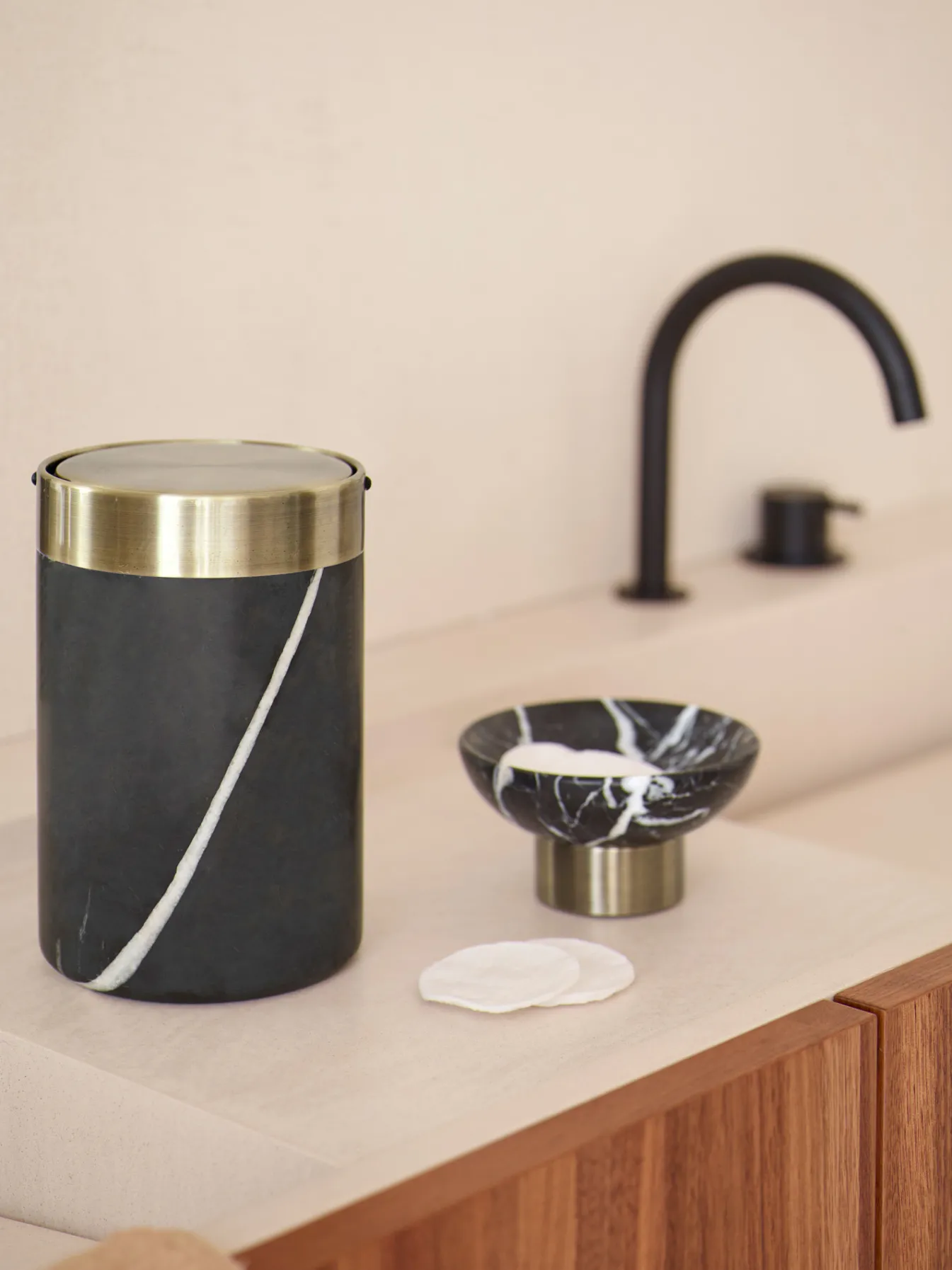 New Bath & Living Aquanova Cosmetics waste bin NERO color Black (black) Black-09