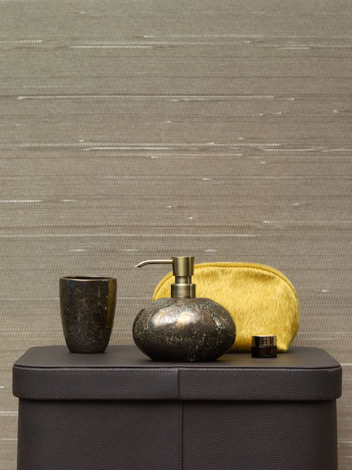 Outlet Bath & Living Aquanova Cup / toothbrush holder UGO color Vintage Bronze-854 (bronze) VintageBronze-854