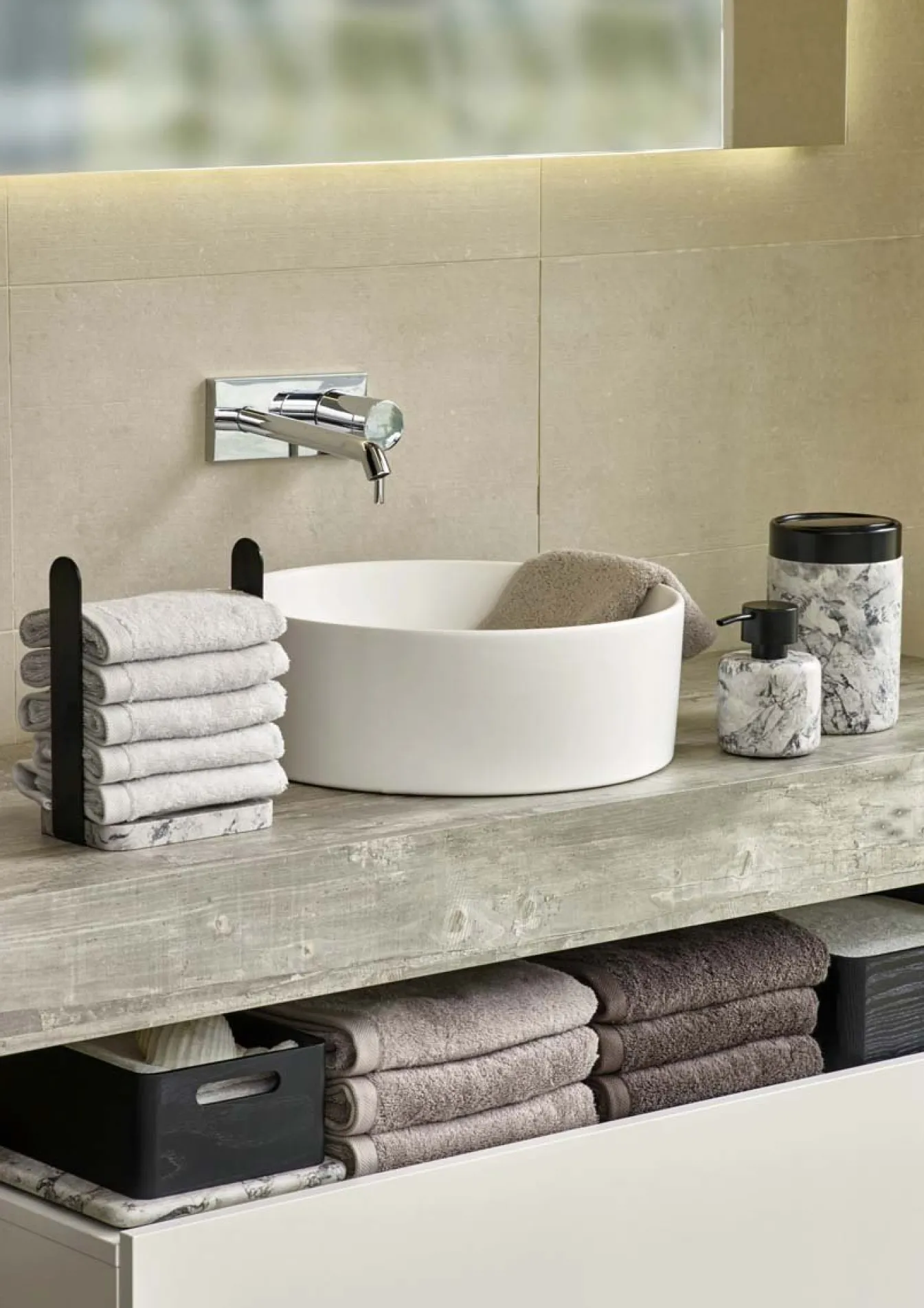 Store Bath & Living Aquanova Guest towel holder NERO color Alba (grey) Alba-195