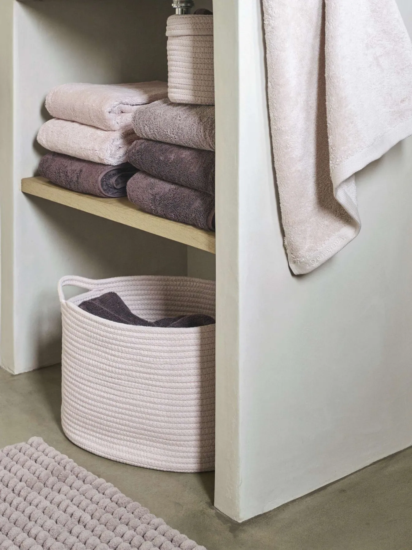 Discount Bath & Living Aquanova Guest towel LONDON color (set/6) Calla-824