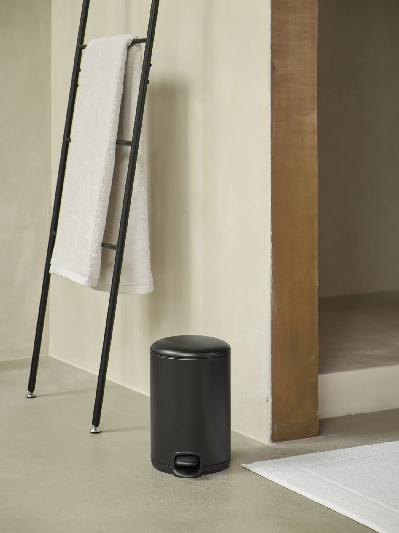New Bath & Living Aquanova Pedal bin KAZ color (black) 3 liters Black-09