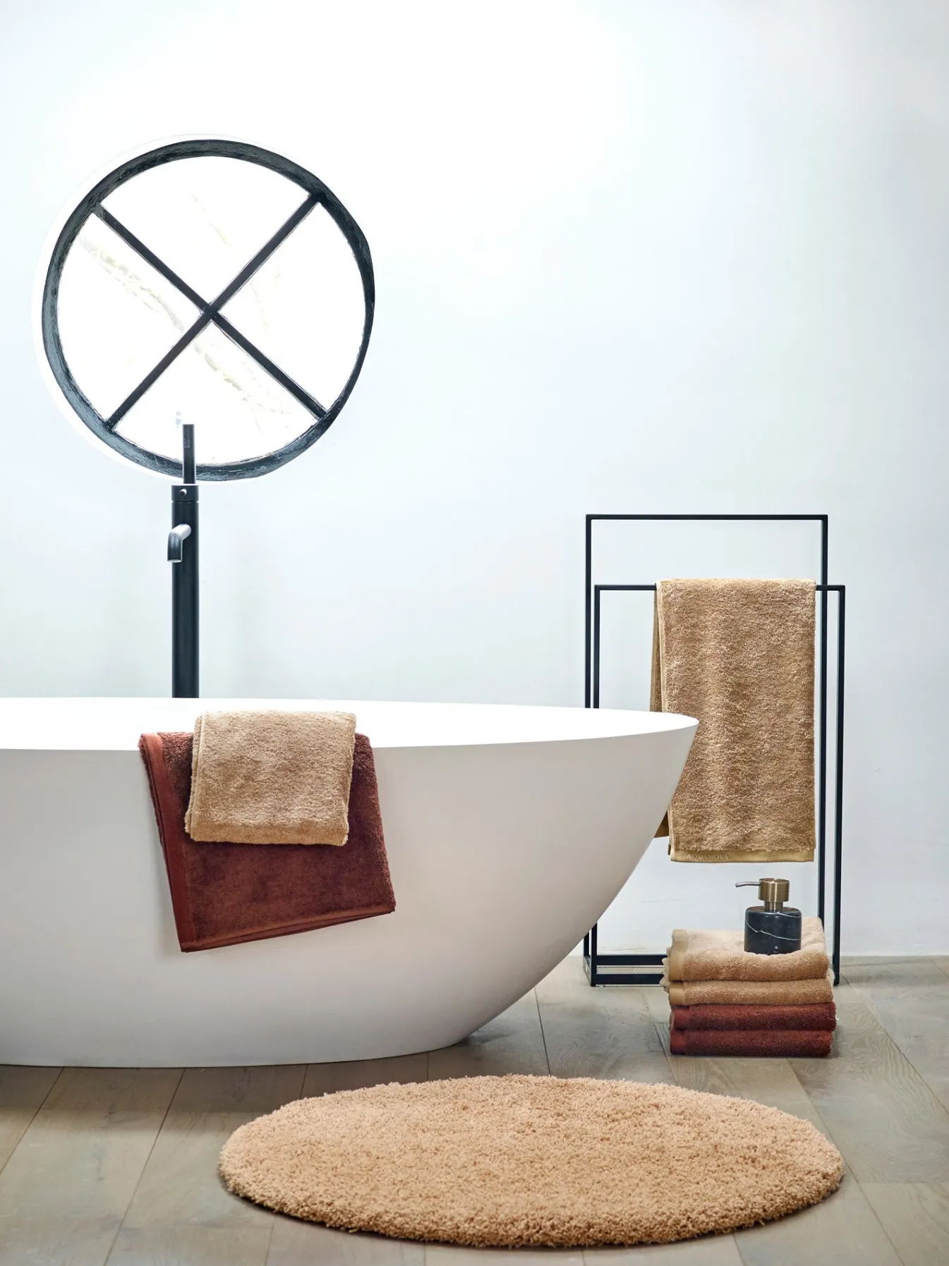 Discount Bath & Living Aquanova Round bath mat Ø80 cm MUSA color Ginger-299 (light brown)