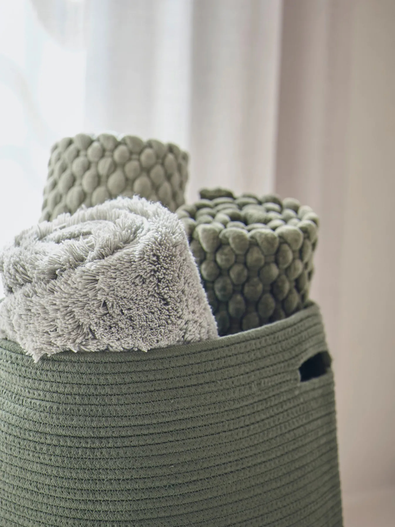 Best Sale Bath & Living Aquanova Storage basket RENA color (Medium) Taiga-302