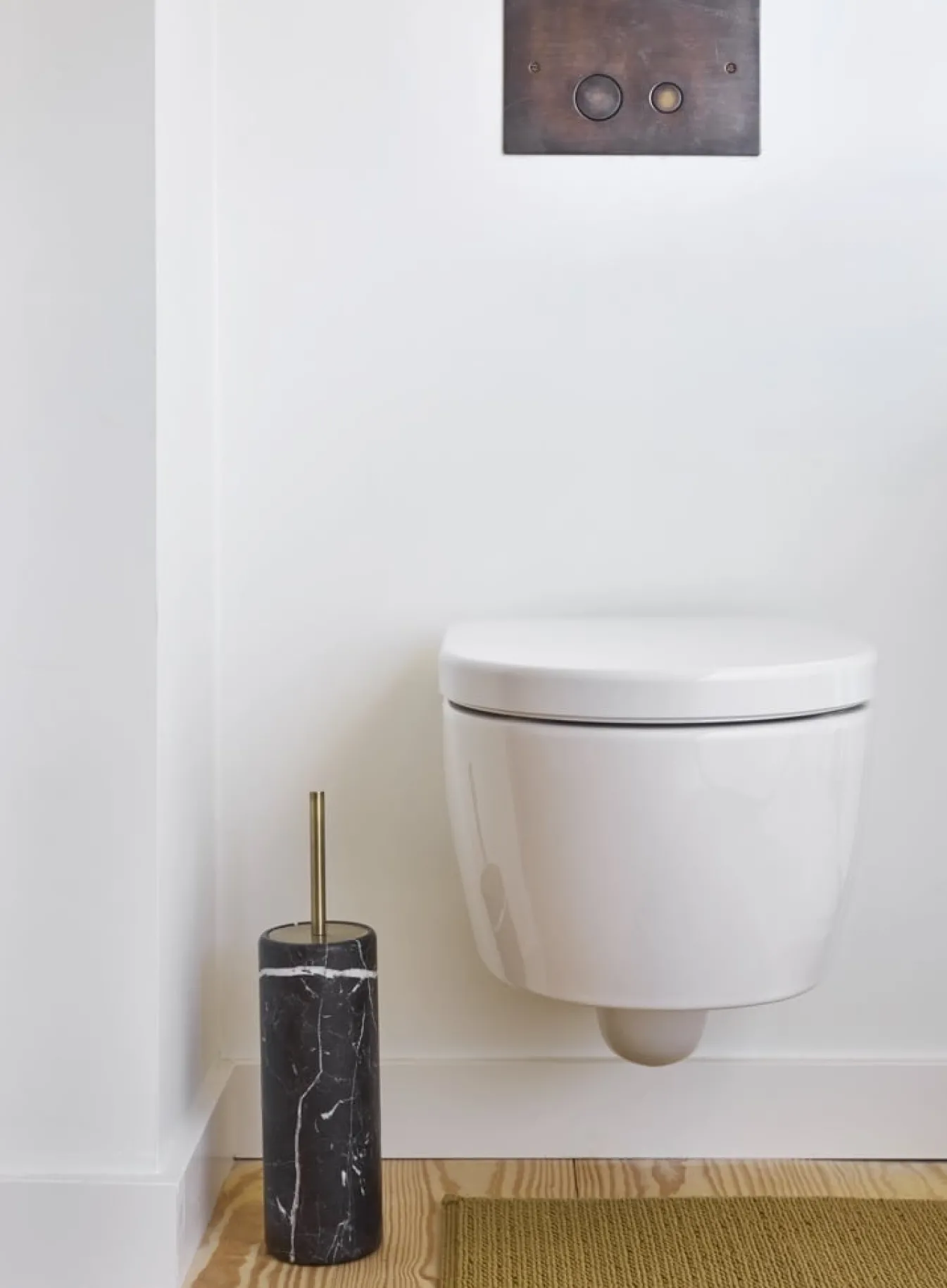 Best Bath & Living Aquanova Toilet brush holder NERO color Black (black) Black-09