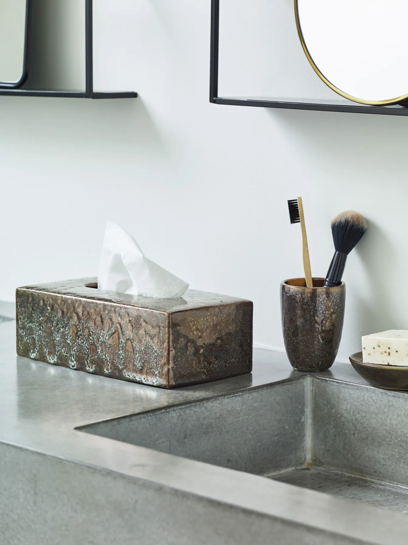 Outlet Bath & Living Aquanova Tray / bowl UGO color Vintage Bronze-854 (bronze) VintageBronze-854