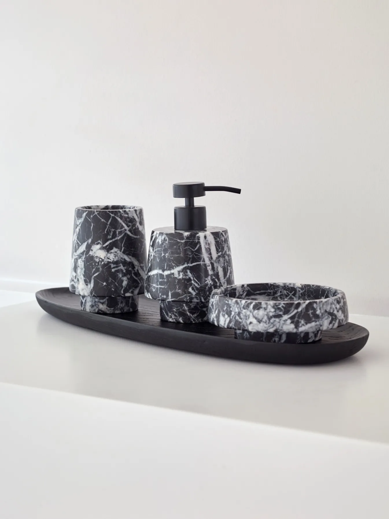 Store Bath & Living Aquanova Tray oval COLE color (30 cm) Black-09