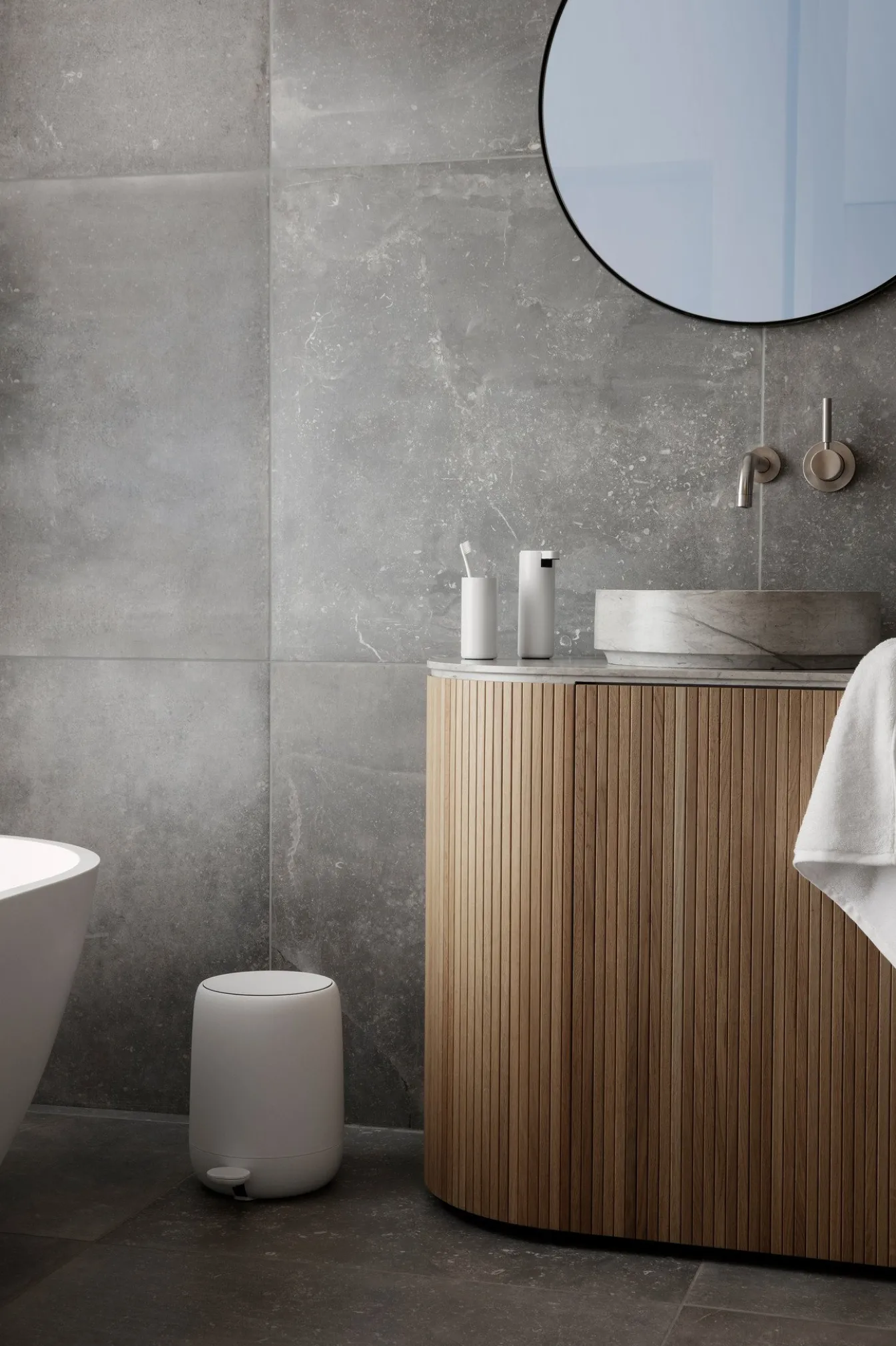 Fashion Bath & Living Blomus Bath towel 100x200 cm RIVA color White (66298)