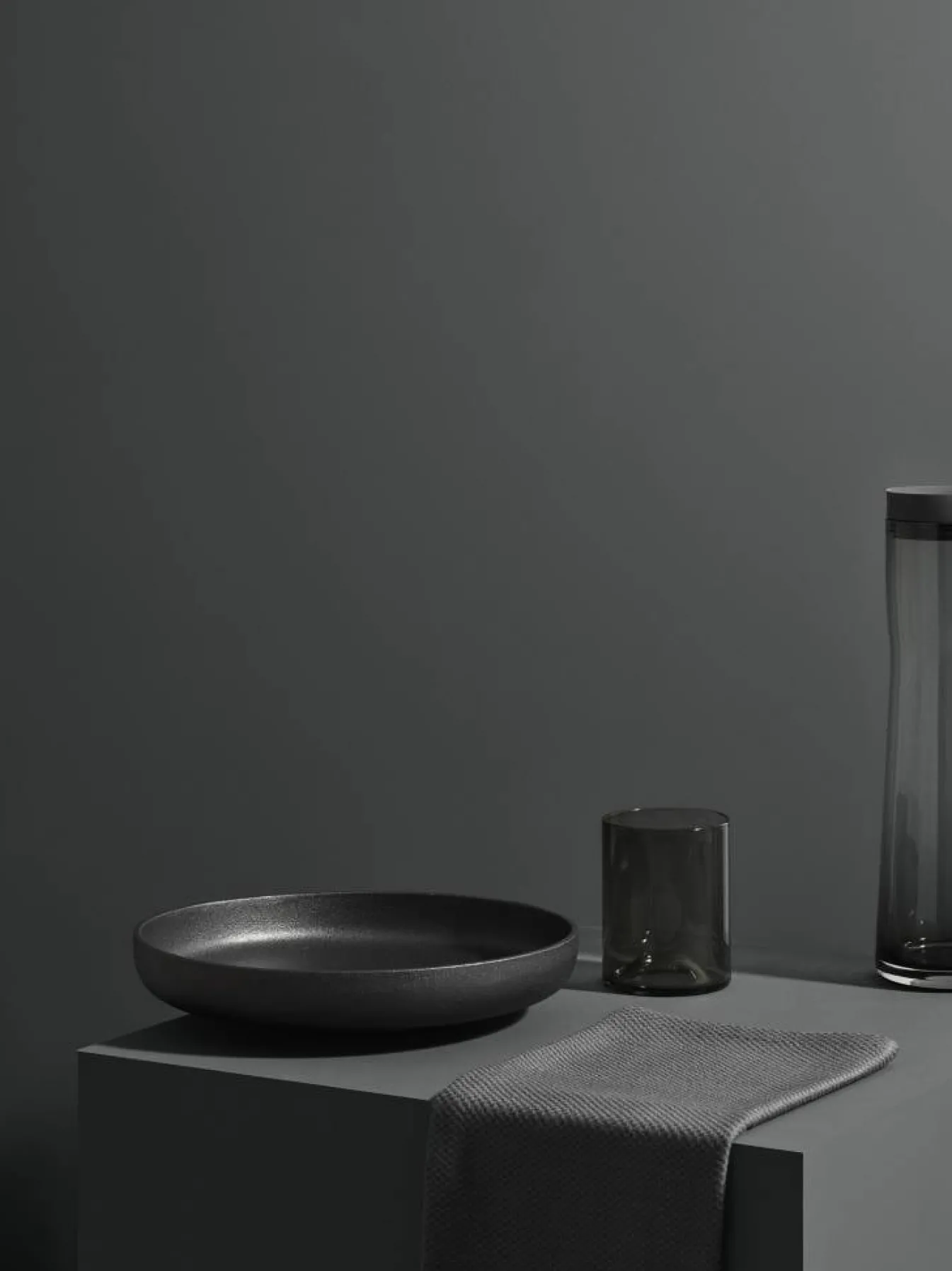 Best Sale Bath & Living Blomus SPLASH water carafe color Black (63807) 1 liter Smoke