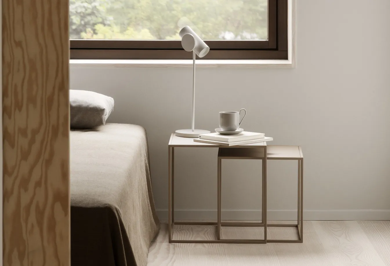 Best Bath & Living Blomus STAGE table lamp Lily White (66180) height 44 cm