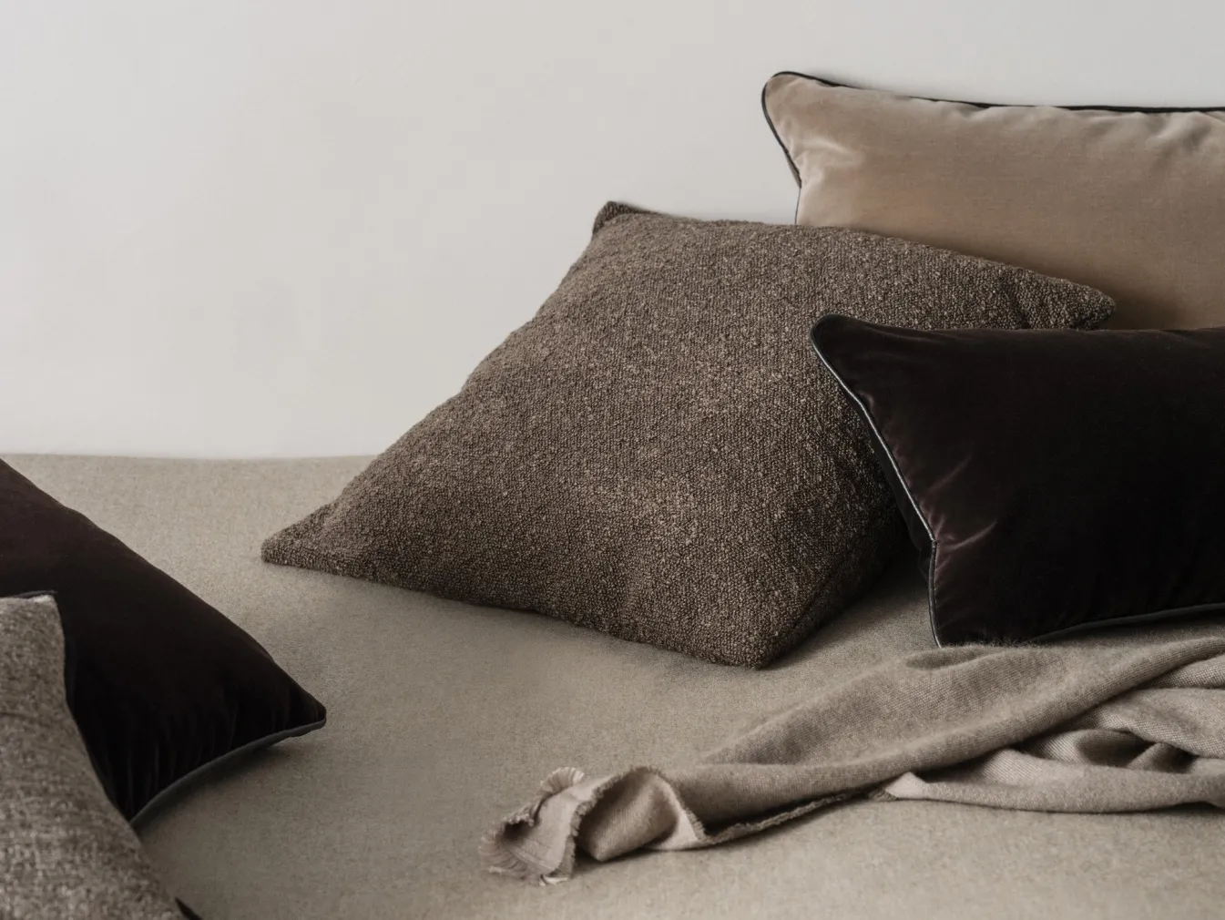 Online Bath & Living Blomus VELVET cushion cover 40x40 - (66555) Espresso