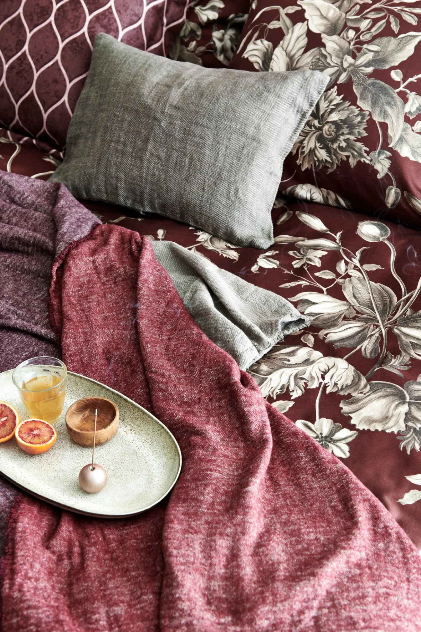 Best Bath & Living Vandyck Duvet cover BLOOM ART Cabernet 200x220 cm (satin) SAM321221