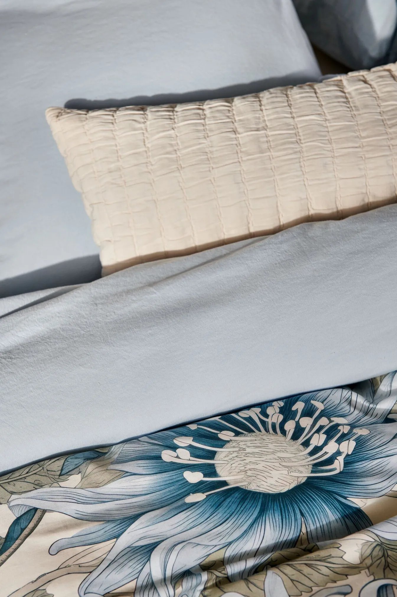 Flash Sale Bath & Living Vandyck Duvet cover BLUE WANDER Pearl Blue 240x220 cm (satin cotton)