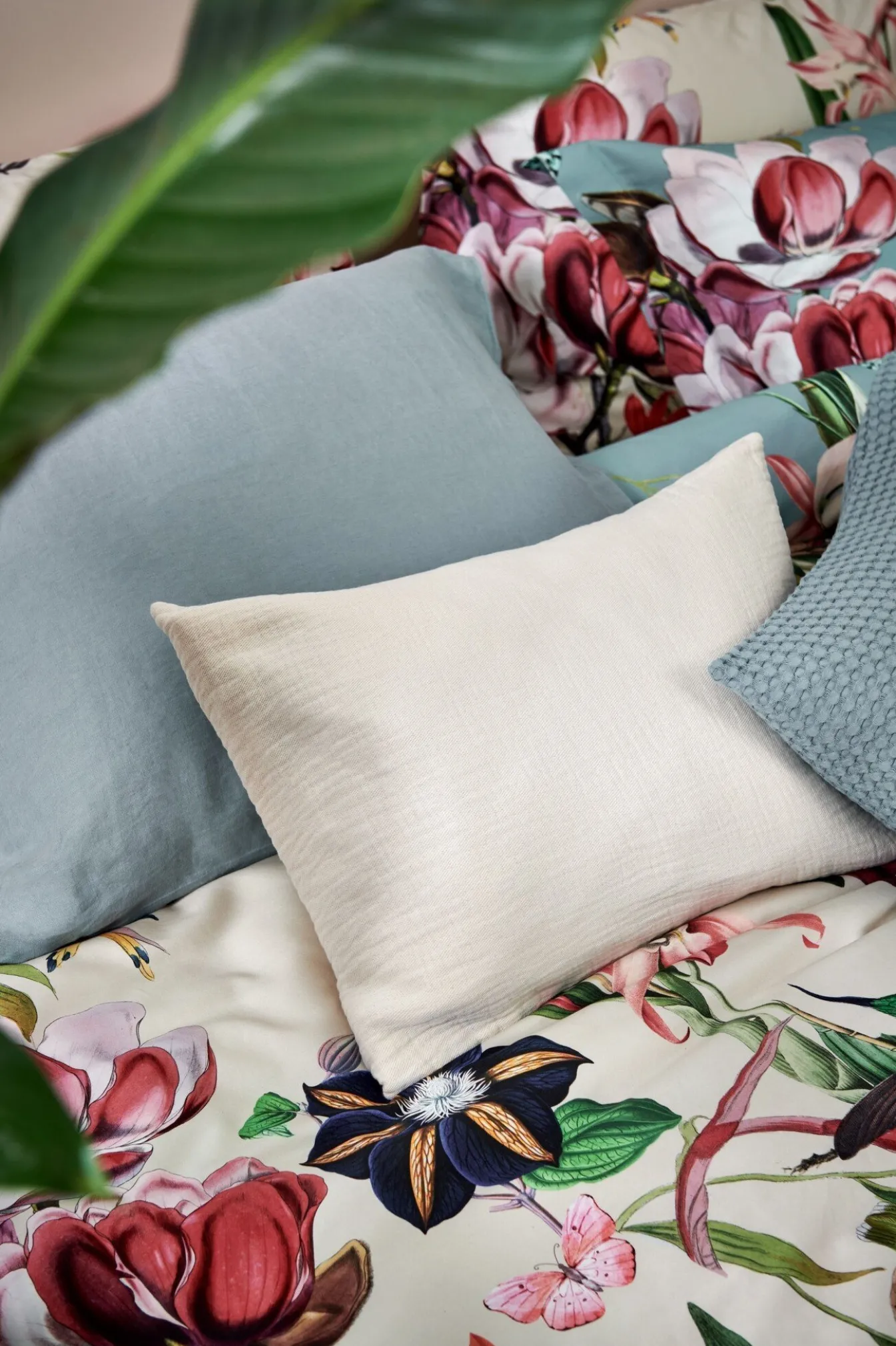 Hot Bath & Living Vandyck Duvet cover FLOWER MIX Cream Tan 240x220 cm (satin cotton)