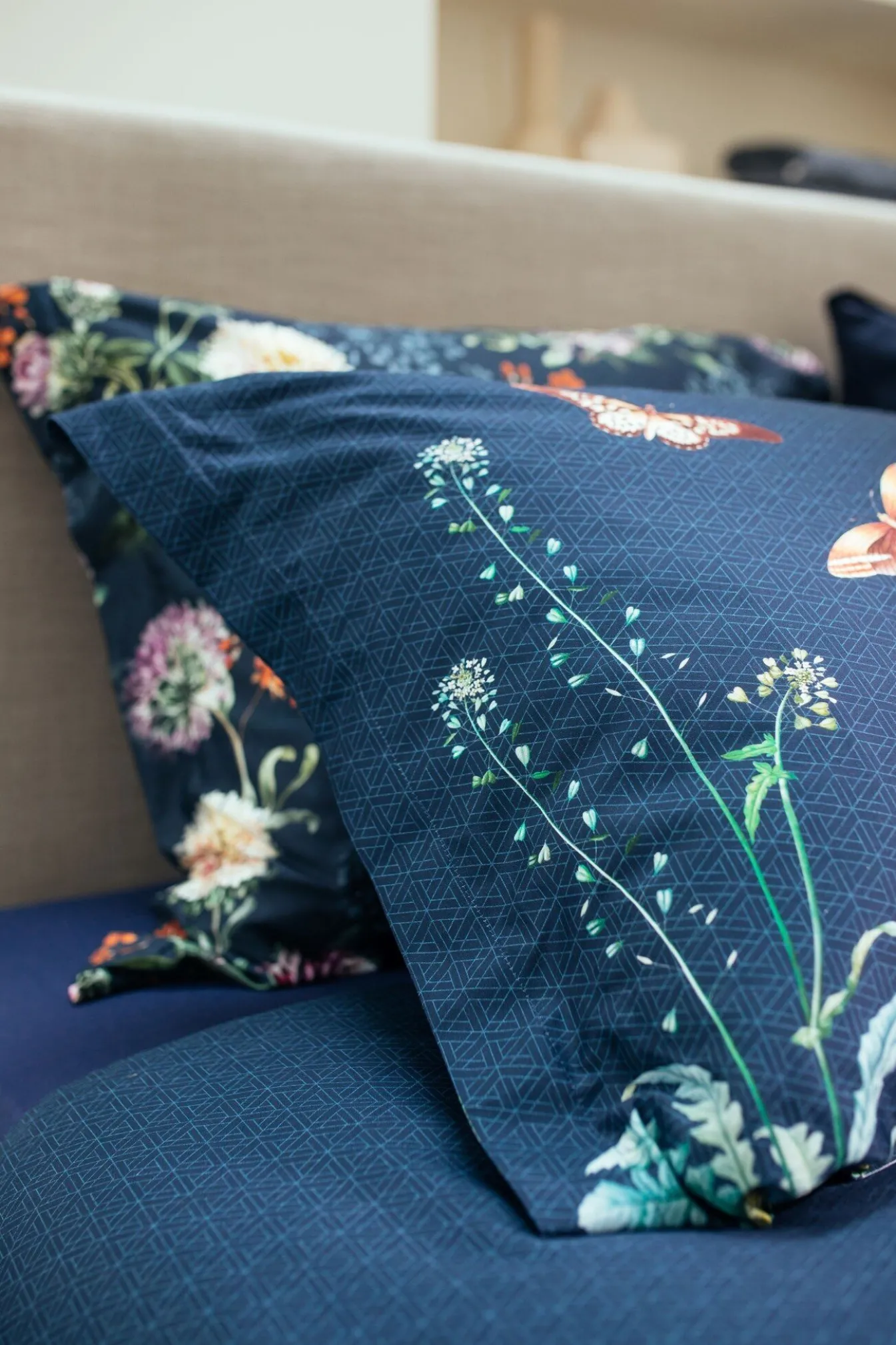 Clearance Bath & Living Vandyck Duvet cover FLOWERY Blue Ink 240x220 cm (satin cotton)