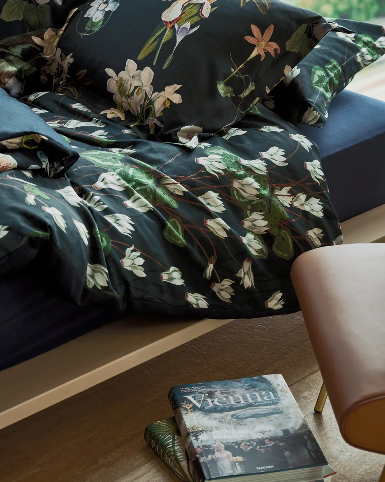 Best Bath & Living Vandyck Duvet cover GREEN FEVER Blue Ink 240x220 cm (satin cotton)