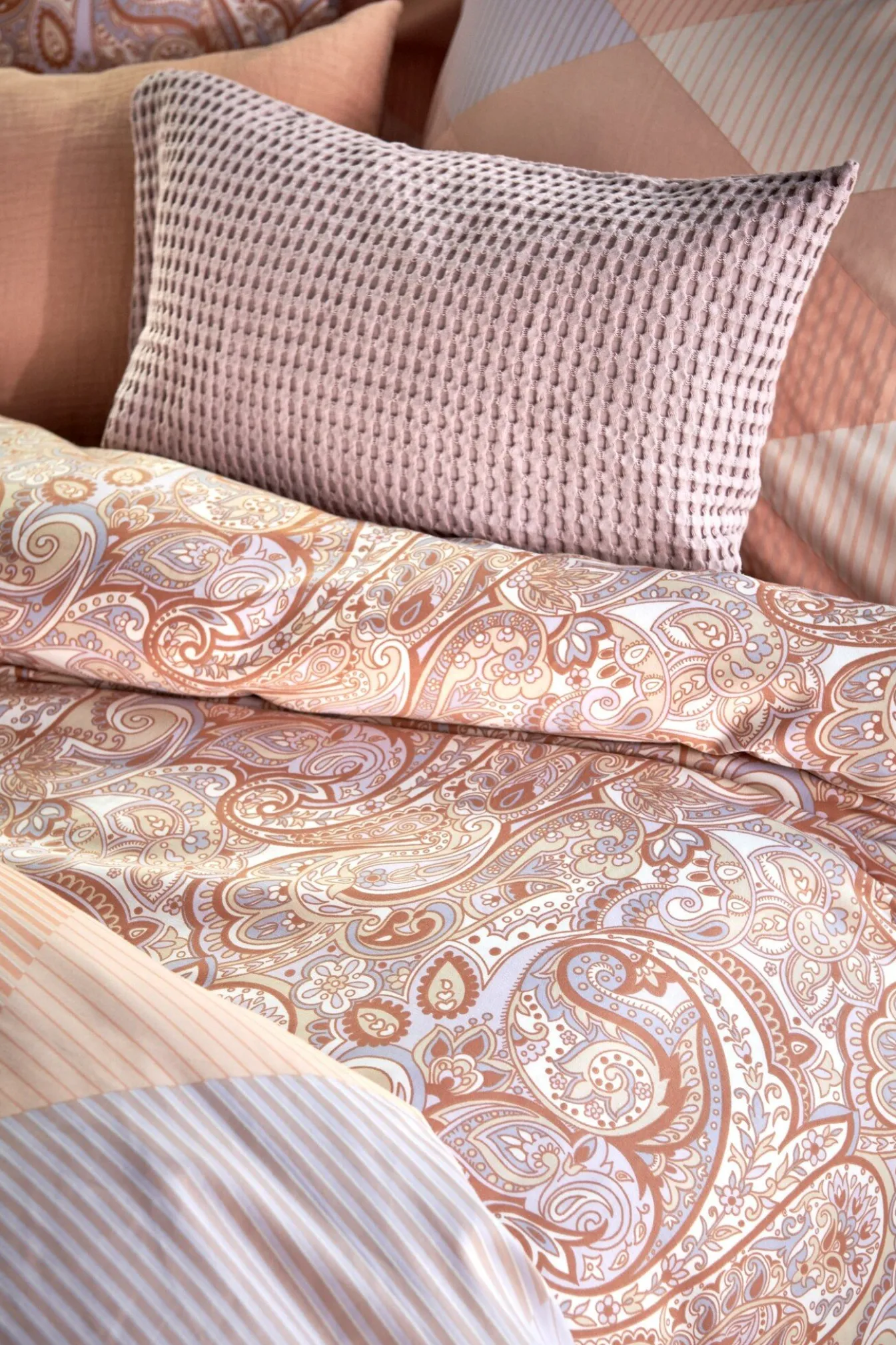 Outlet Bath & Living Vandyck Duvet cover HAPPY FEVER Apricot Blush 200x220 cm (satin cotton)