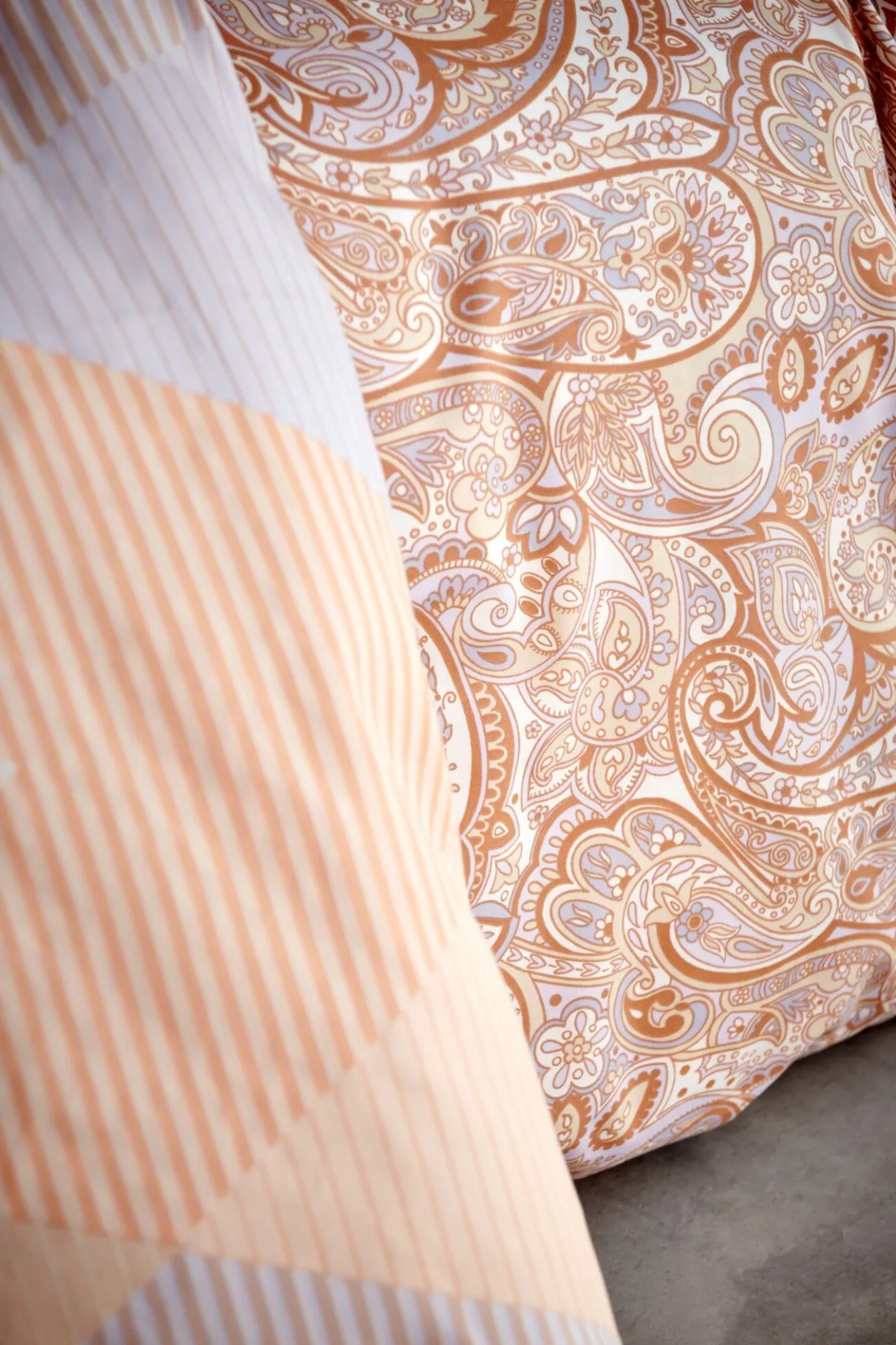 Outlet Bath & Living Vandyck Duvet cover HAPPY FEVER Apricot Blush 200x220 cm (satin cotton)