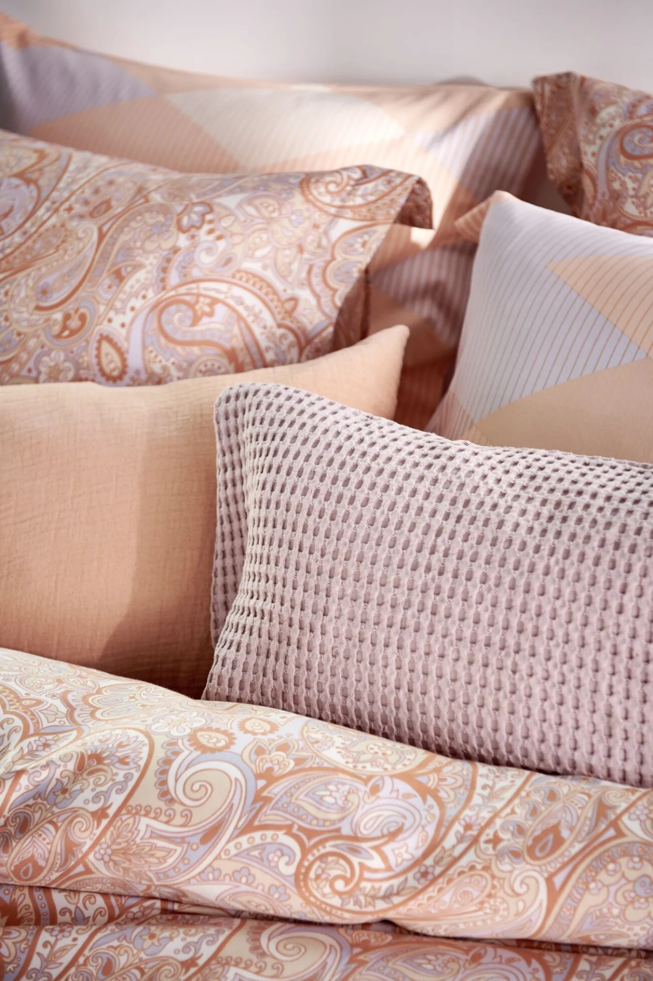 Outlet Bath & Living Vandyck Duvet cover HAPPY FEVER Apricot Blush 200x220 cm (satin cotton)