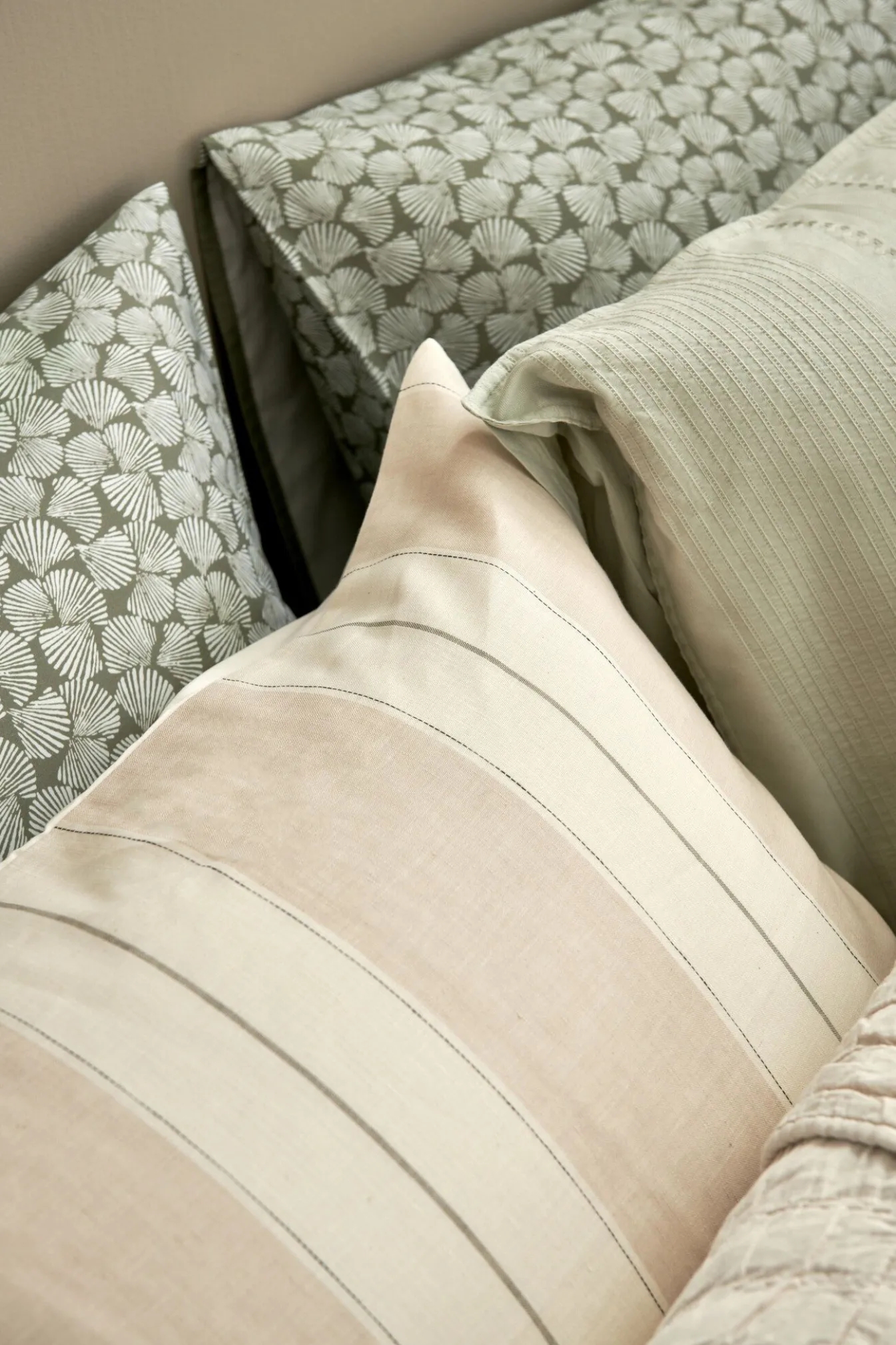 Online Bath & Living Vandyck Duvet cover PURE 79 Smoke Green 140x220 cm (satin cotton)