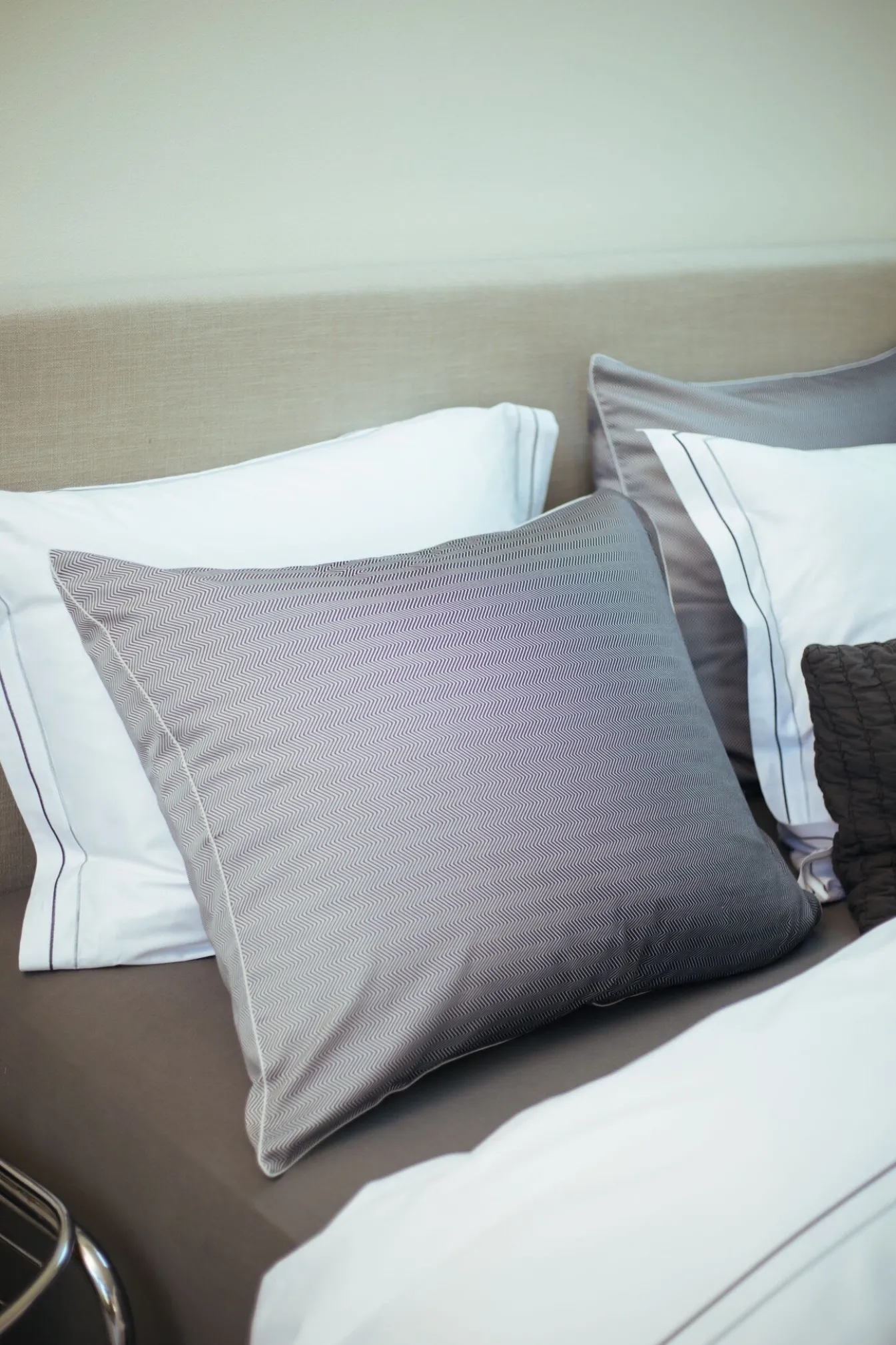 Store Bath & Living Vandyck Duvet cover PURITY Naples 140x220 cm, color Off Black (satin cotton)