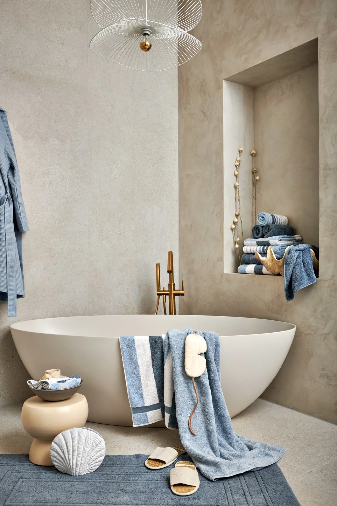 Outlet Bath & Living Vandyck Remainder 94: Bath towel VANCOUVER Misty Blue 68x127 cm