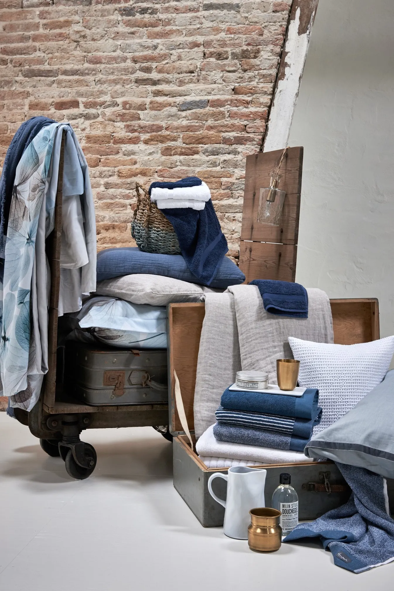 Hot Bath & Living Vandyck Towel HOME Mouliné vintage Blue-403 (BAKC18201)